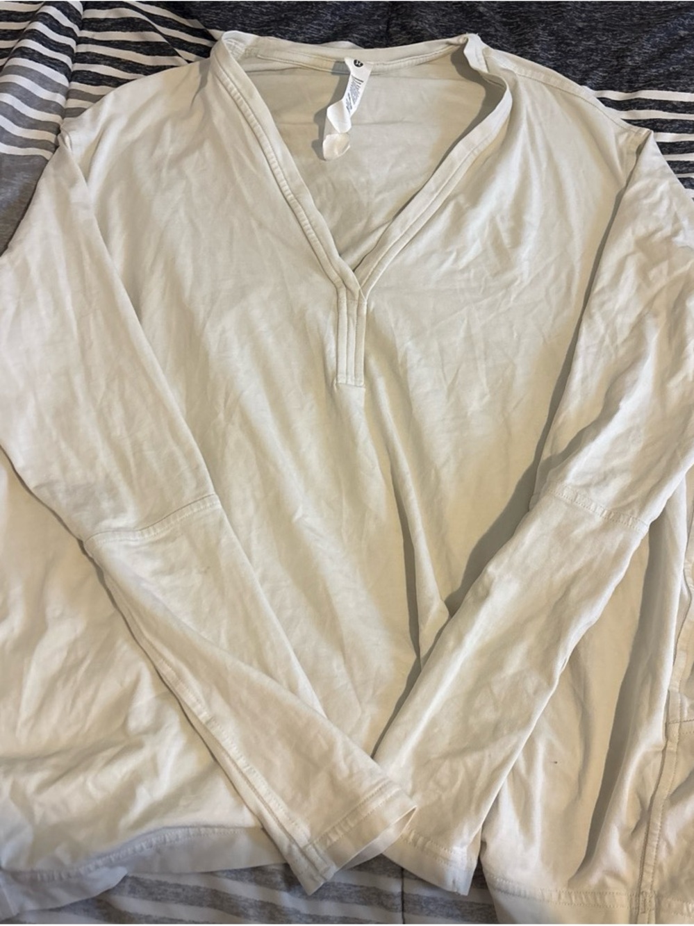 lululemon athletica Cream V-Neck Lightweight Top